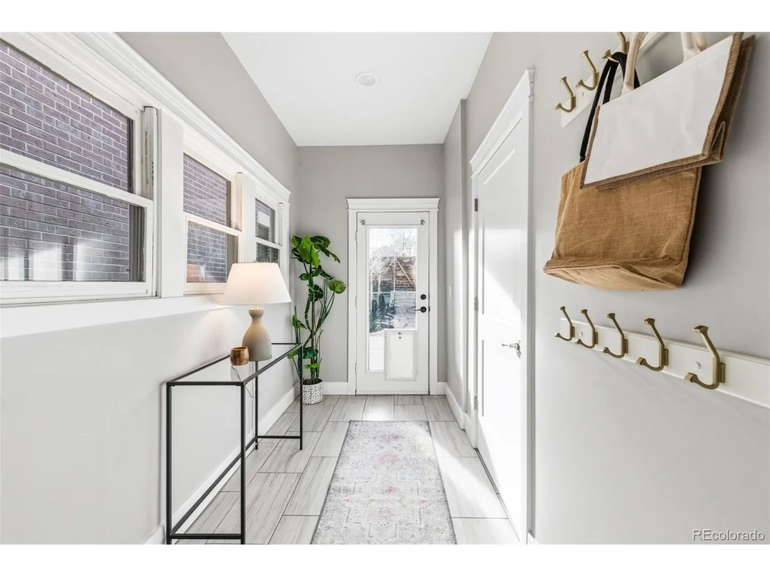 Photo of 3321 Bryant St