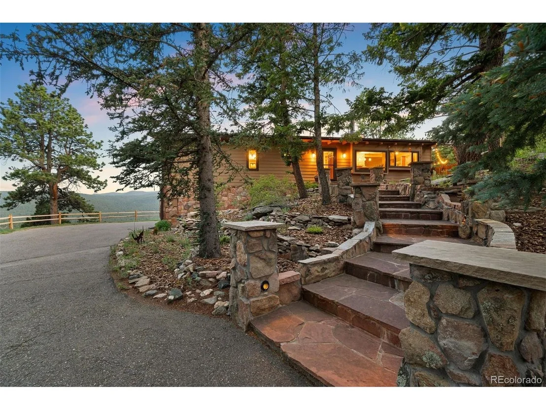 Photo of 187 Marion Dr