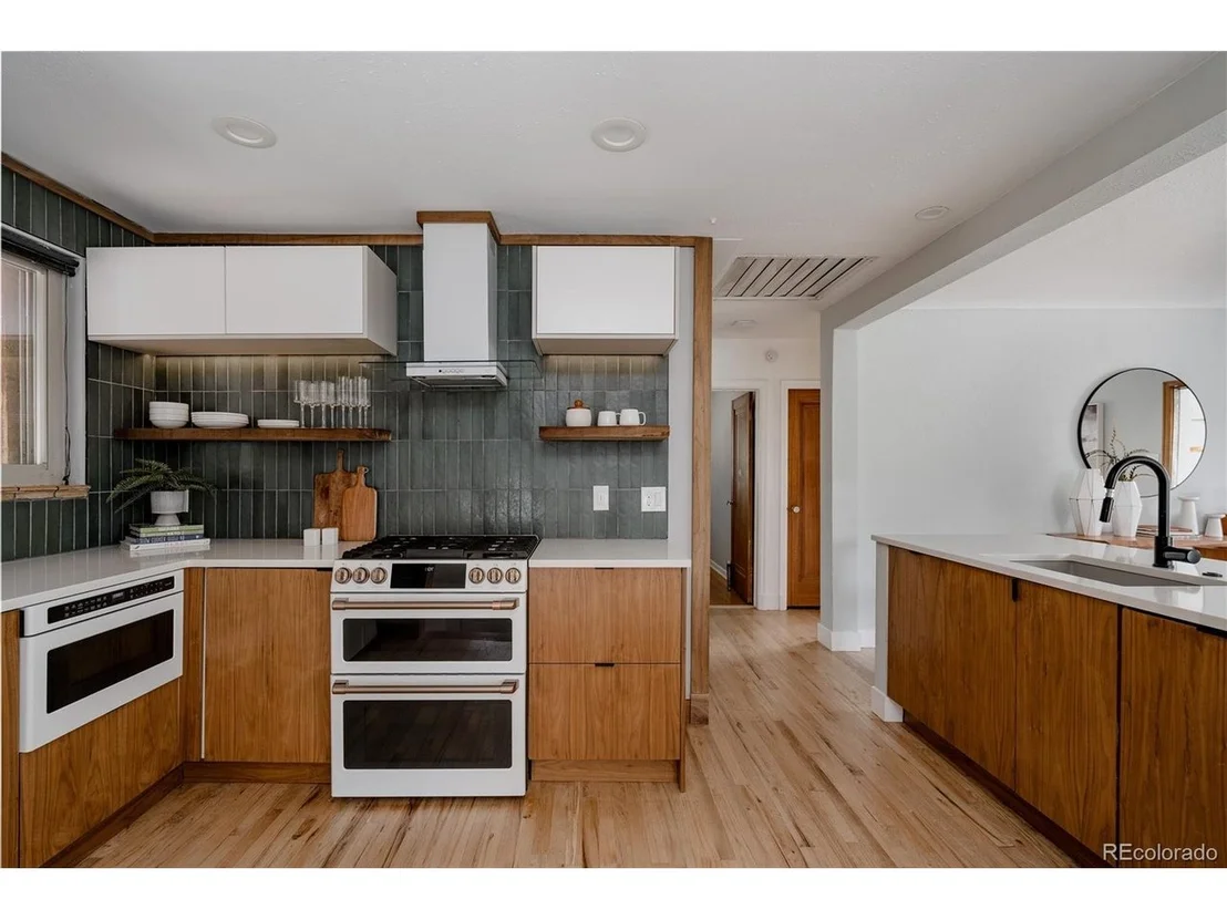 Photo of 3733 Sheridan Blvd