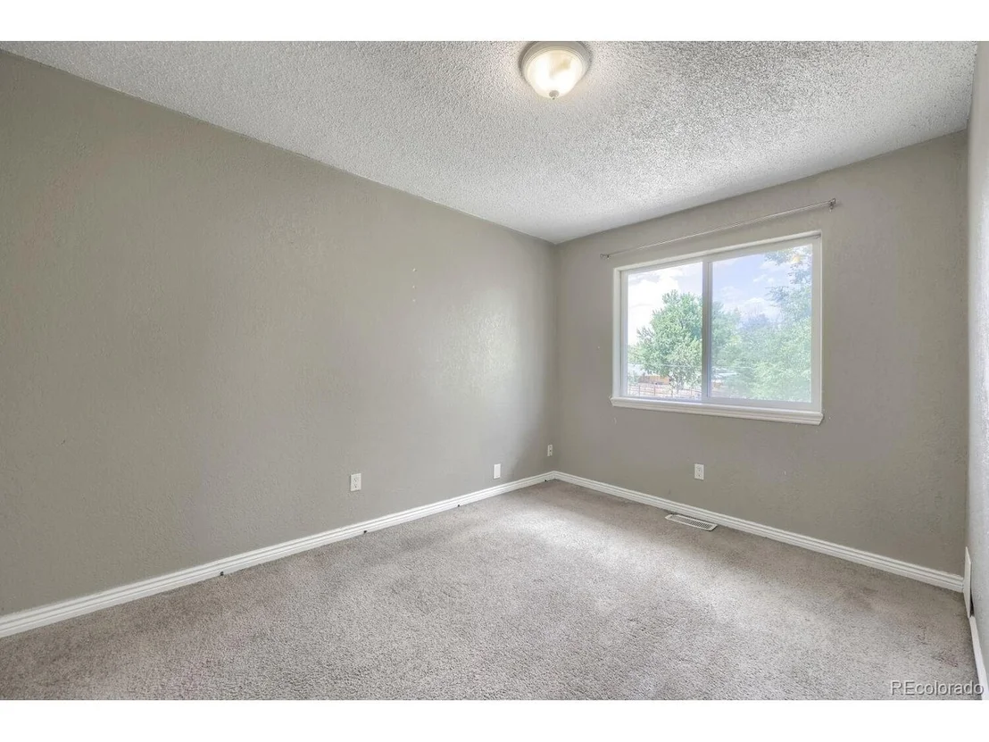 Photo of 7530 Hilltop Cir