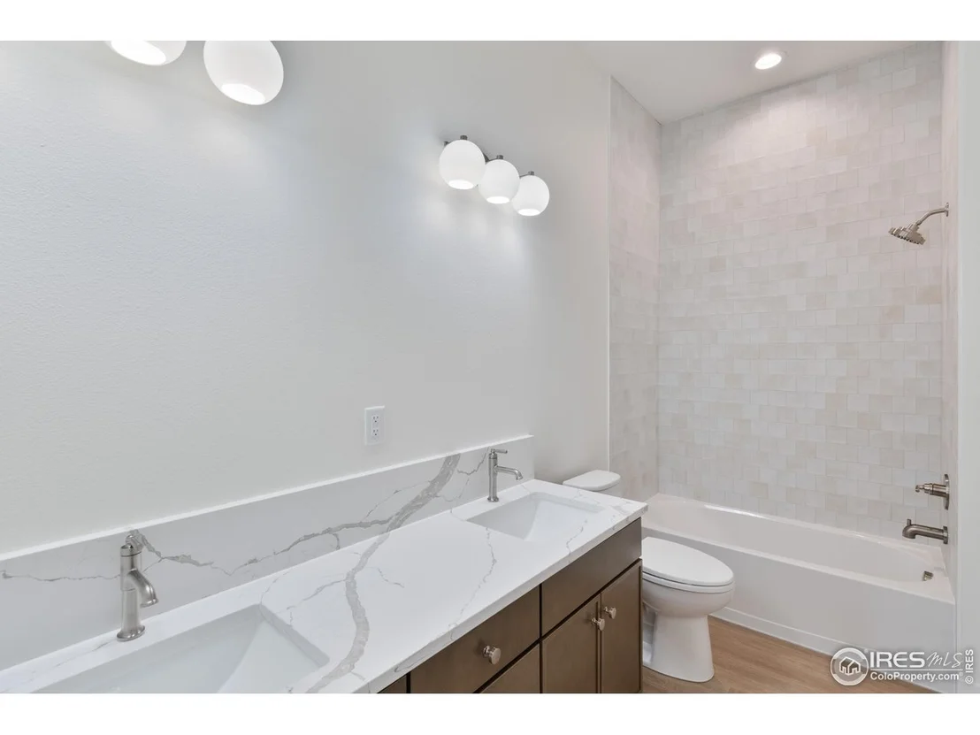 Photo of 823 Clydesdale Dr