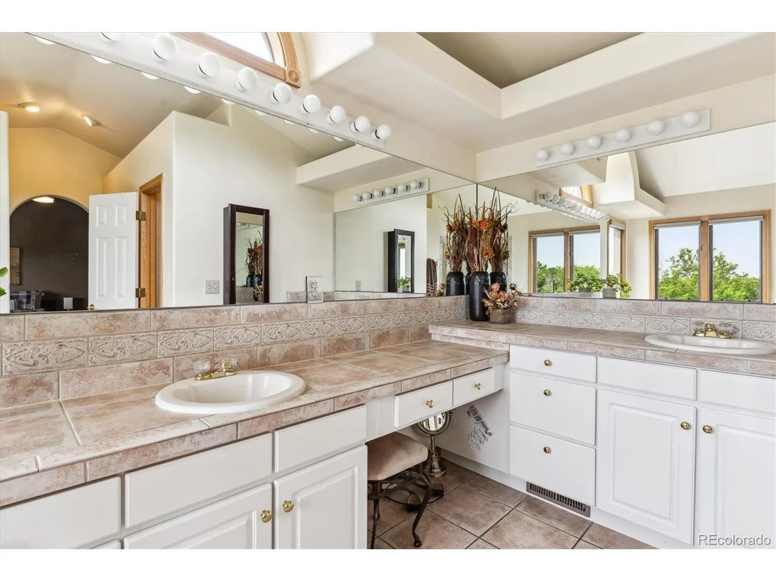 Photo of 540 Rainbow Pl