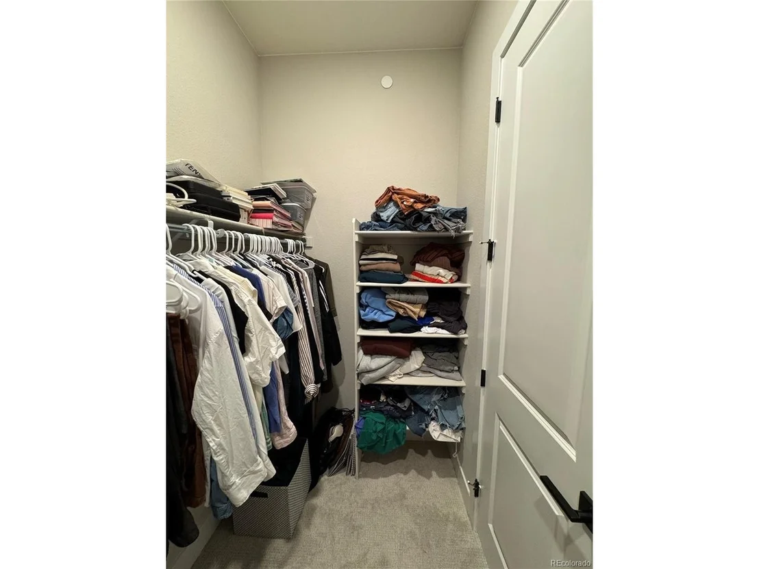 Photo of 958 Superior Dr