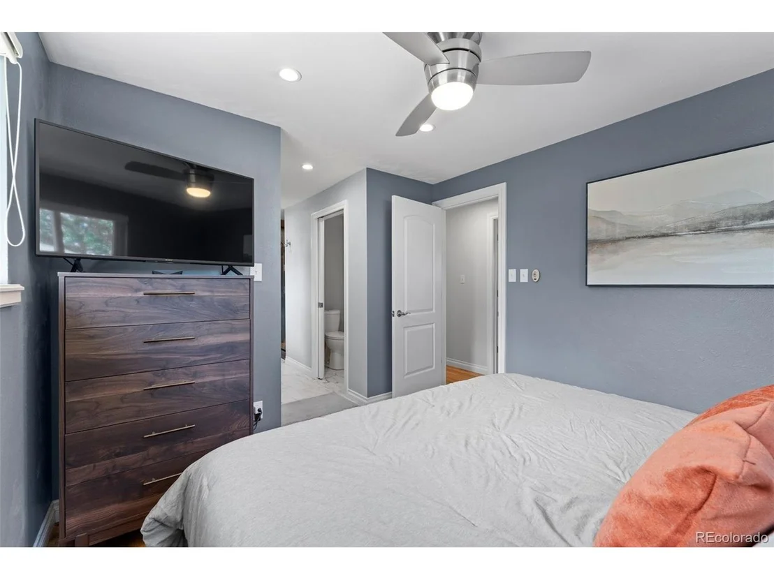 Photo of 6518 W 70th Pl