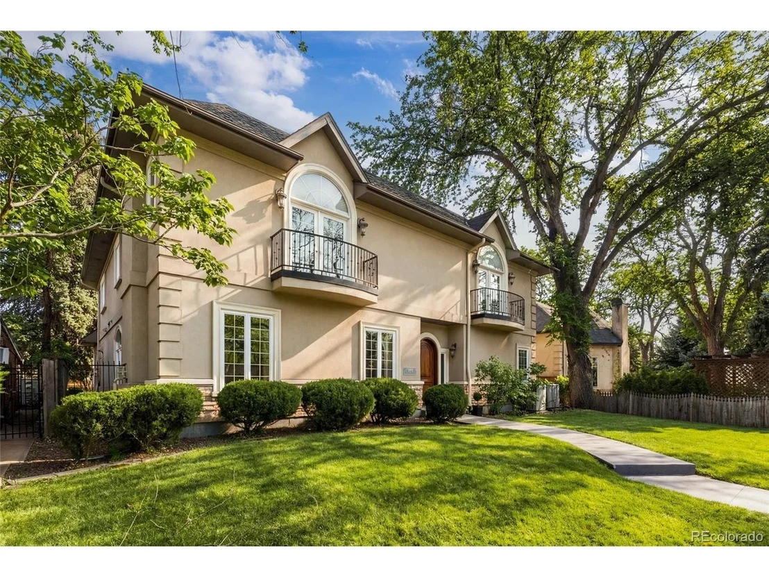 Photo of 1160 N Monaco Pkwy