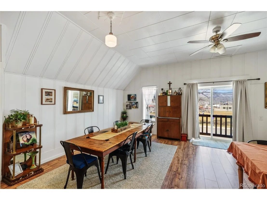 Photo of 104 N 3rd St
