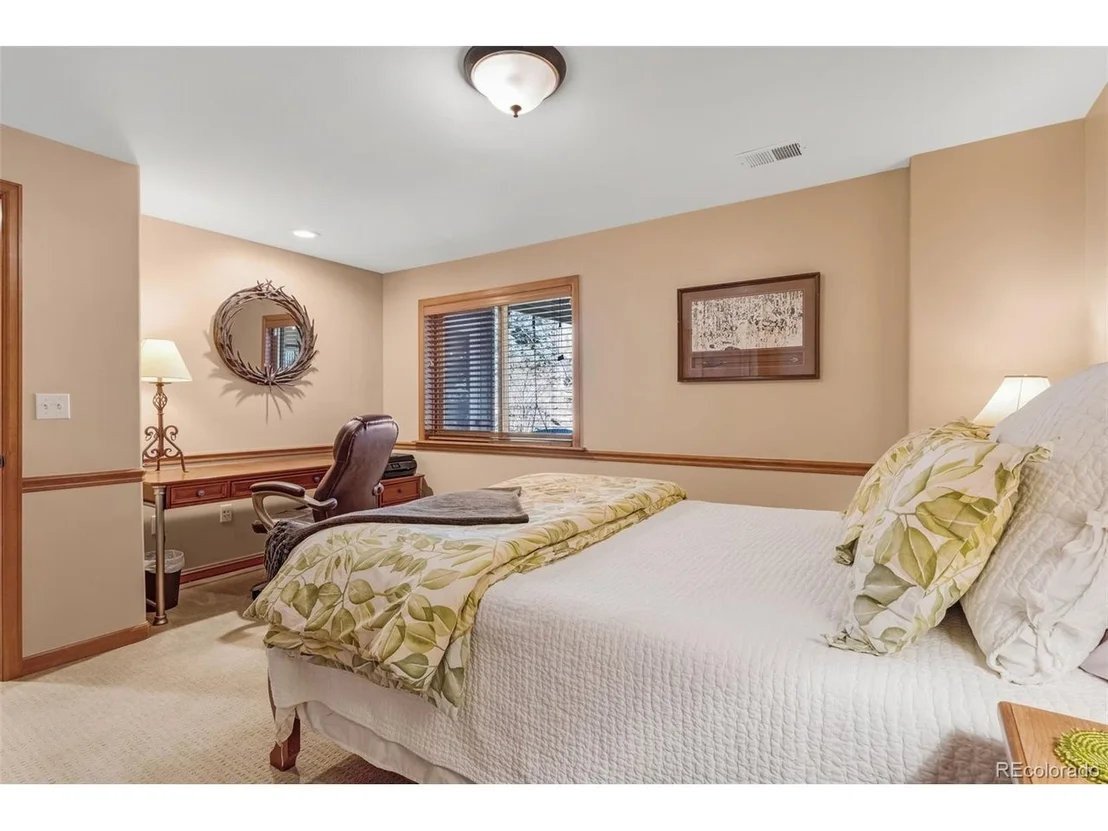 Photo of 935 Meadow Run