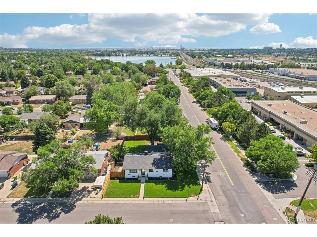 Photo of 6000 Wolff St
