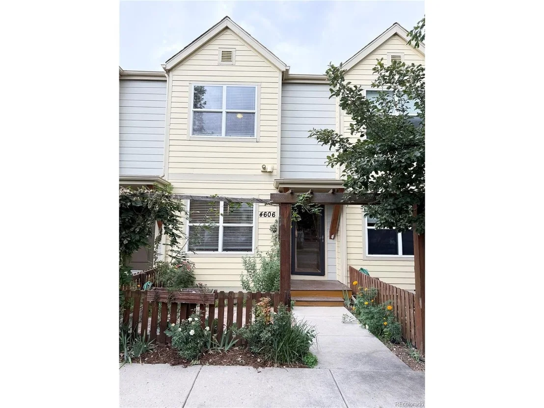 Photo of Unit 9 at 4606 16th St