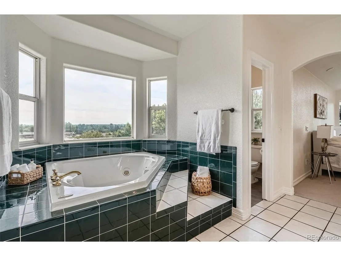 Photo of 6335 Oberon Rd