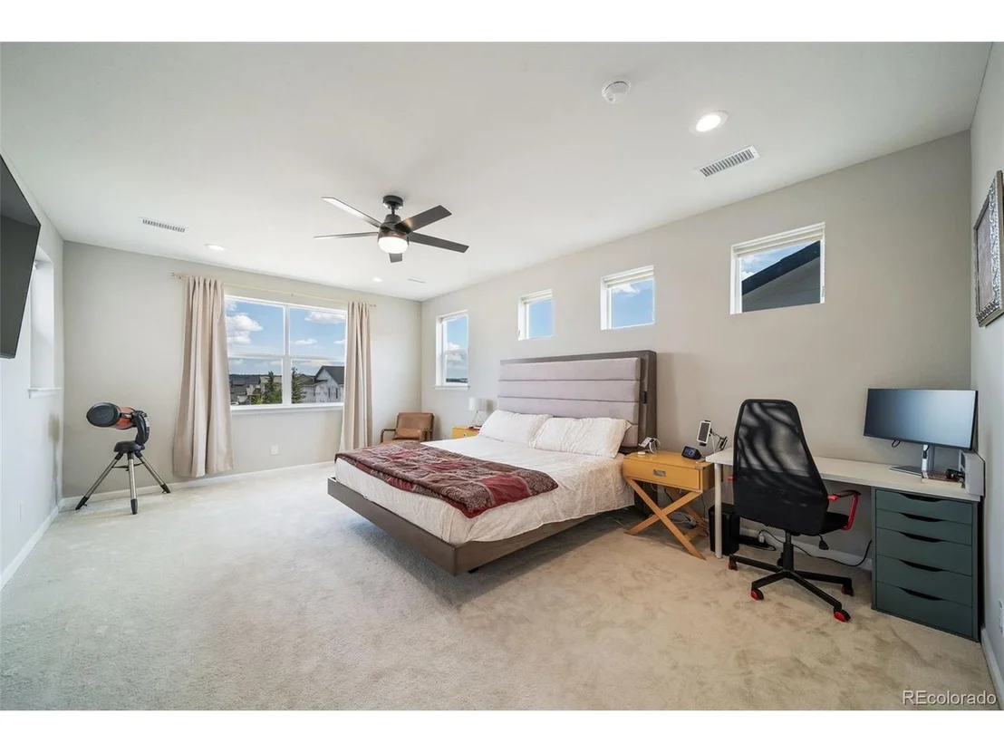Photo of 5699 Amarosa Dr
