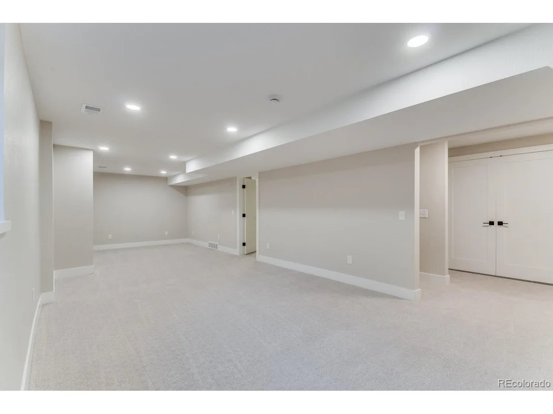 Photo of 2201 Juniper Ct
