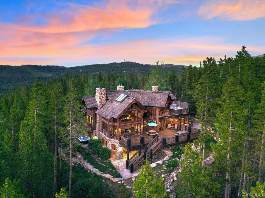 Photo of 456 Peerless Dr