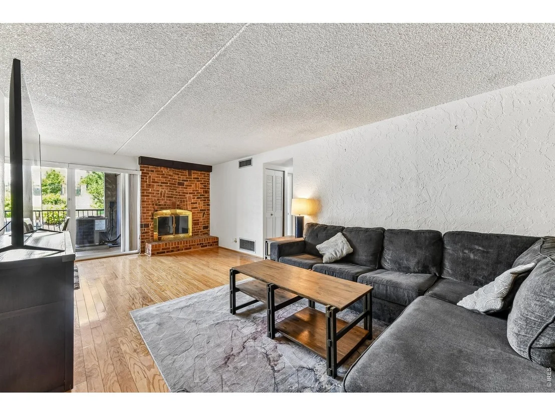 Photo of Unit 262 at 805 29th St