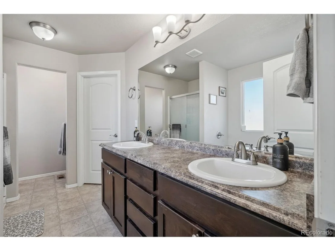 Photo of 272 Castle Dr