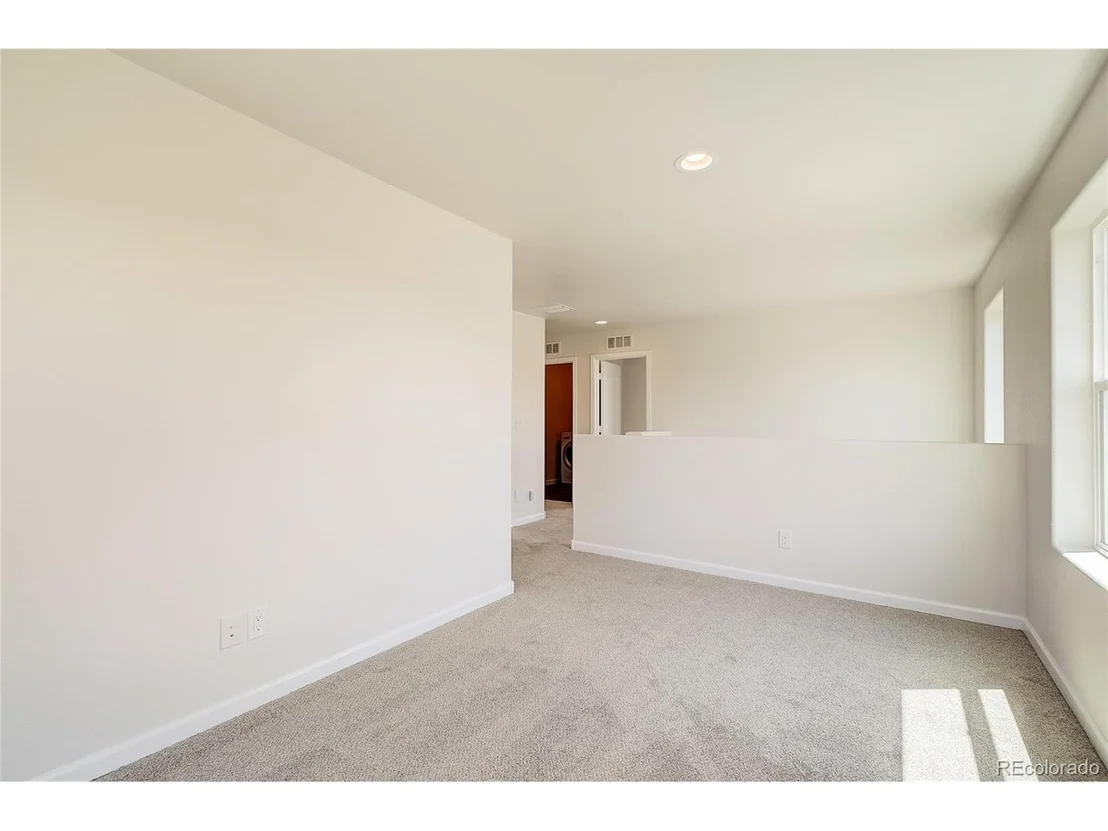 Photo of 9565 Dexter Ln