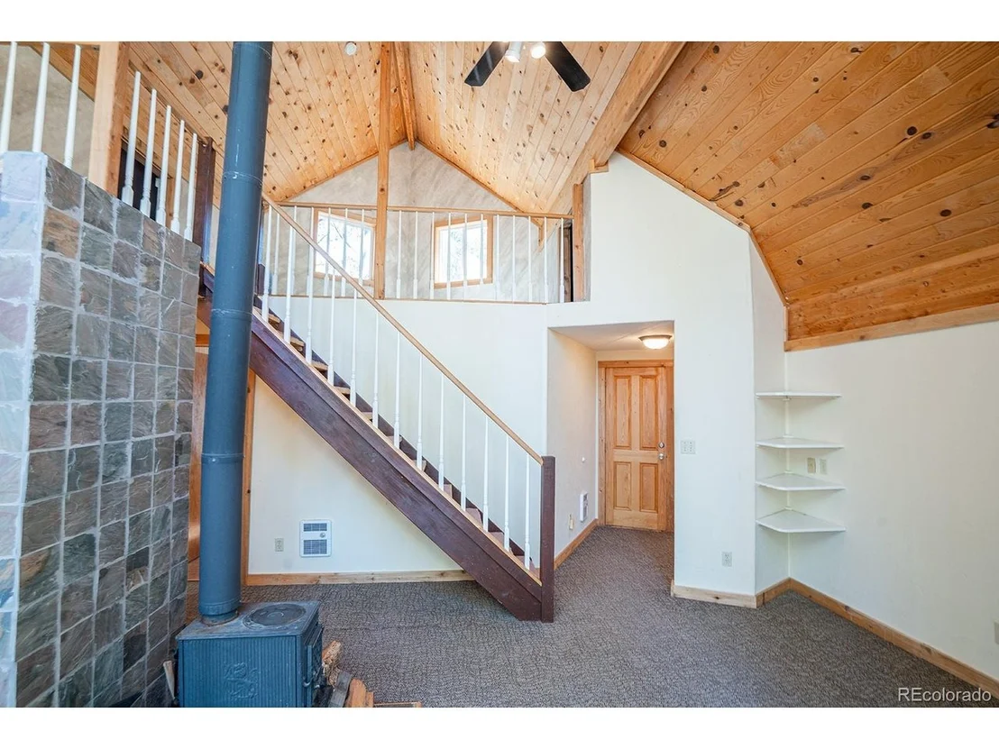 Photo of 643 Spruce Dr