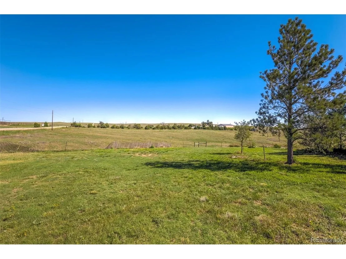 Photo of 18300 County Rd 105
