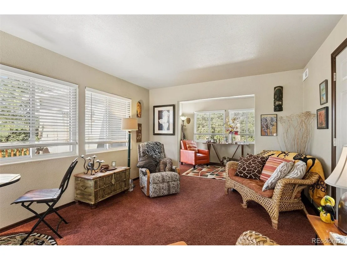 Photo of 221 Juniper Ln