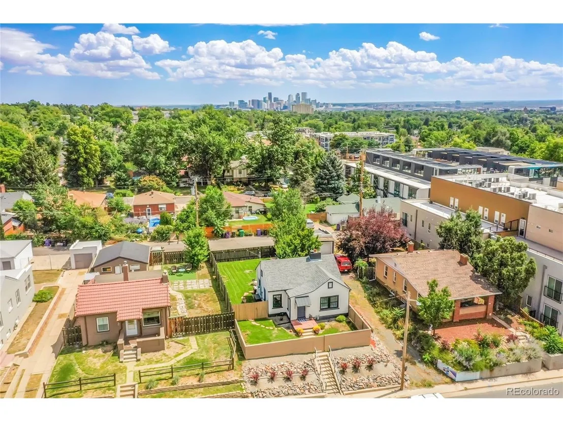 Photo of 2936 Sheridan Blvd
