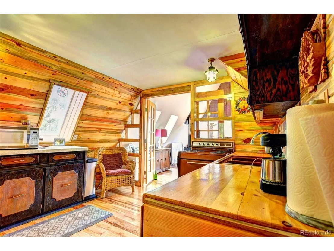 Photo of 567 Haida Rd