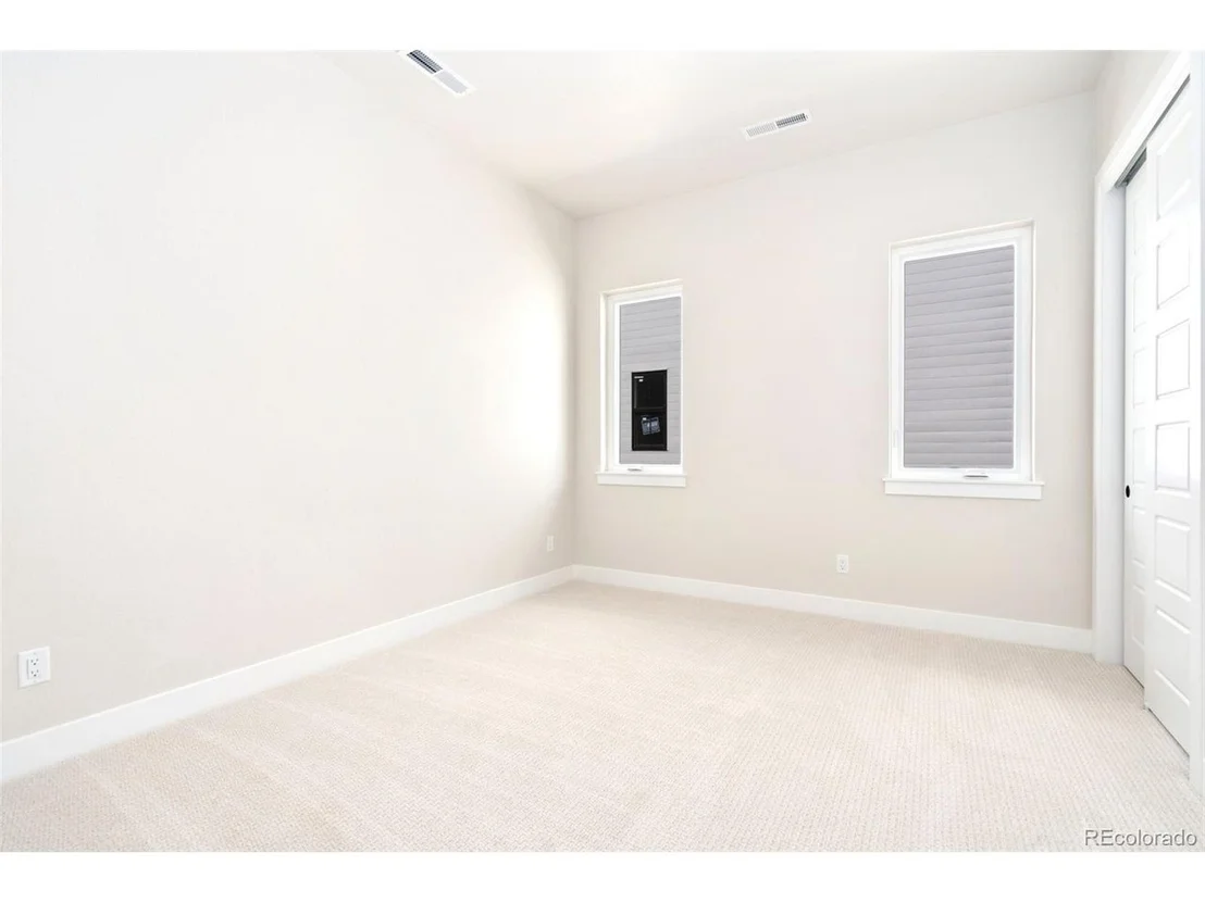 Photo of 1739 Barefoot Dr
