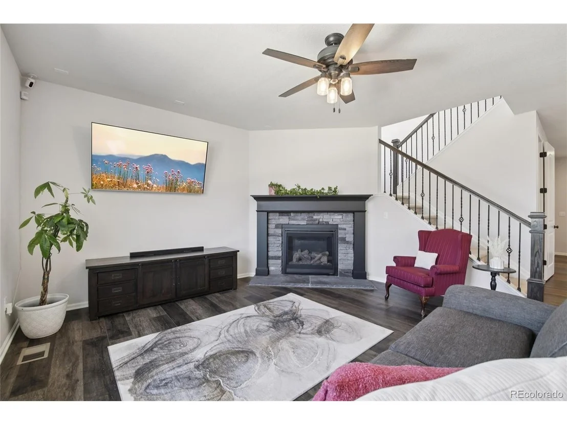 Photo of 677 Iris St