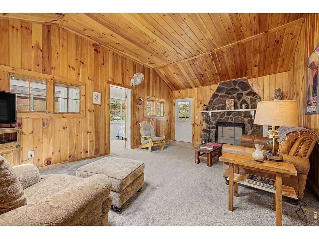 Photo of 259 Riverside Dr