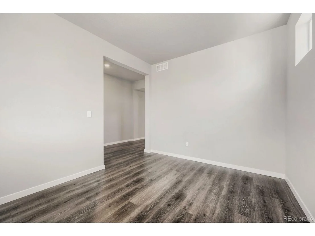 Photo of 46431 Heritage Ave