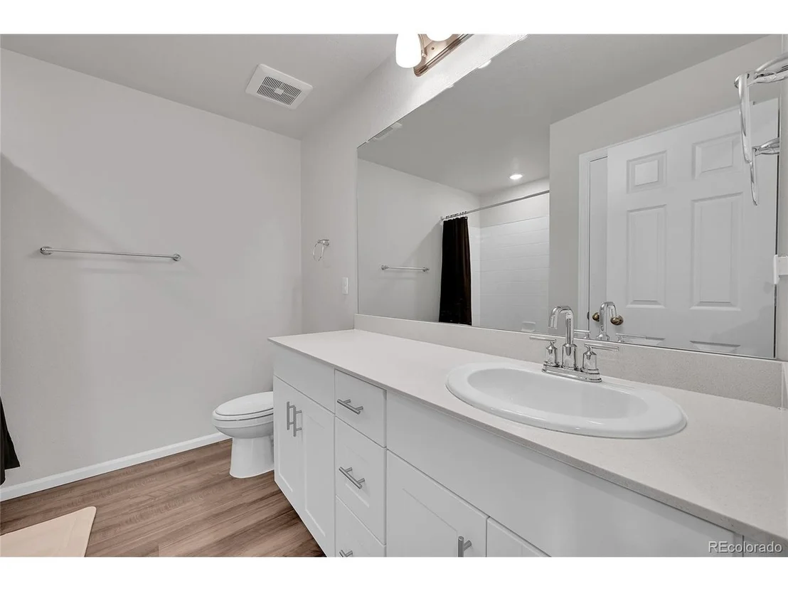 Photo of 765 Tarragon Rd