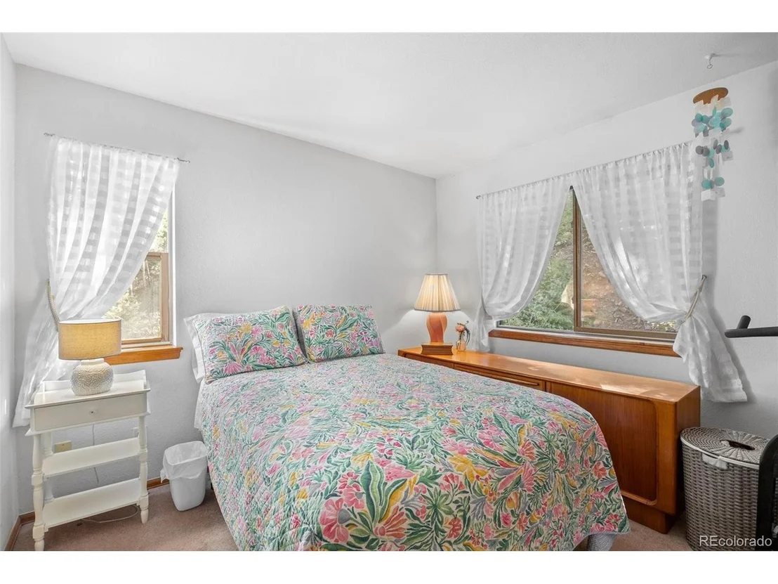 Photo of 145 Jackpine Ln