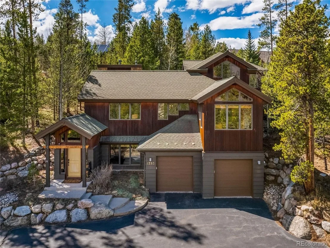 Photo of 1793 Falcon Dr