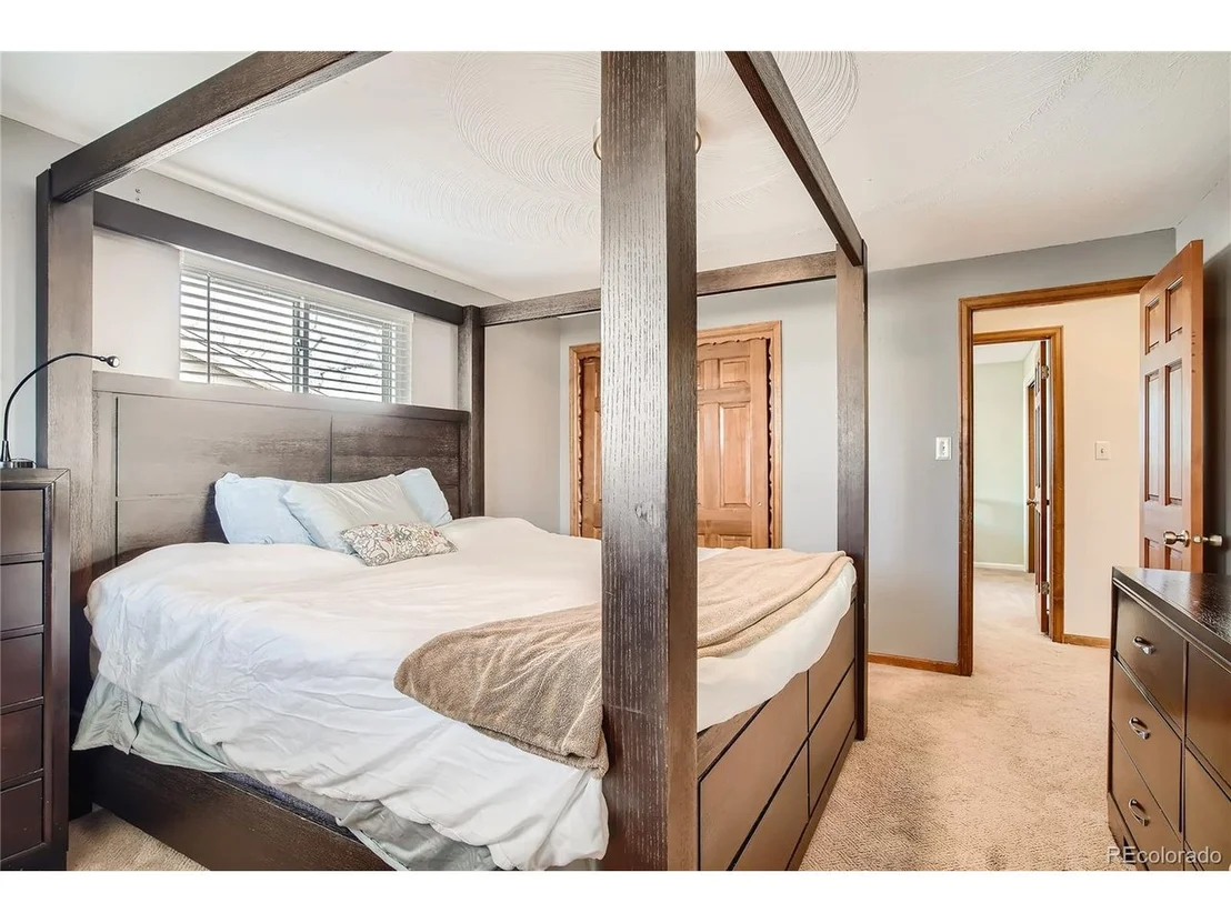 Photo of 6988 Carr Ct