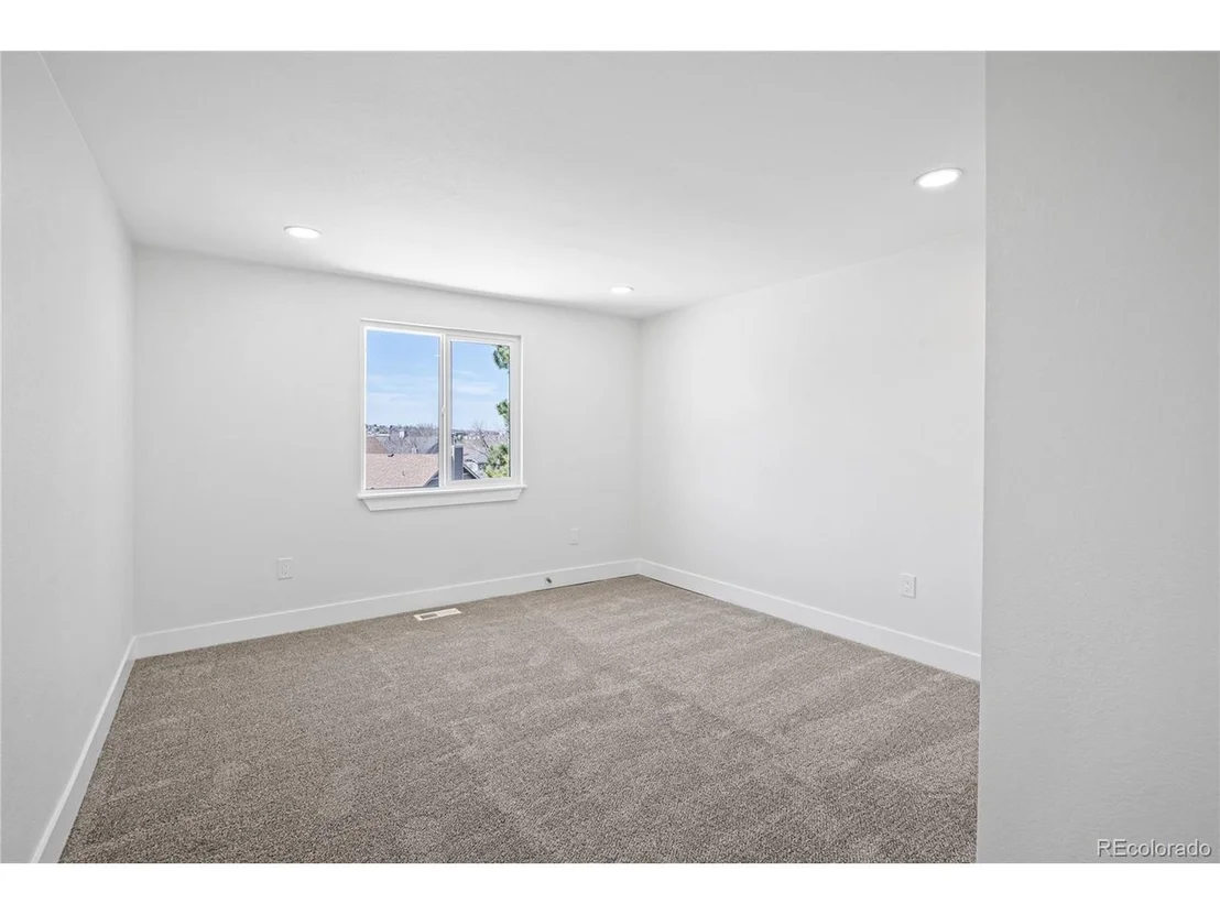 Photo of 6766 Zenobia Loop