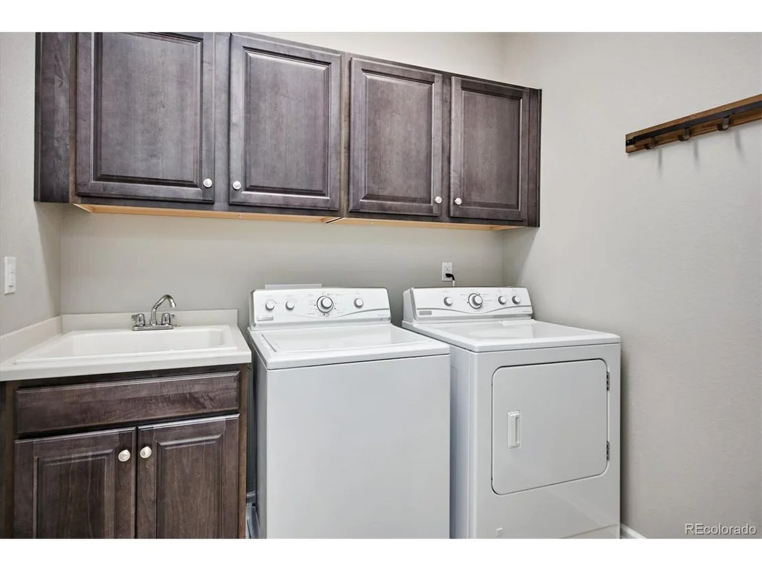 Photo of 5865 Clover Ridge Cir