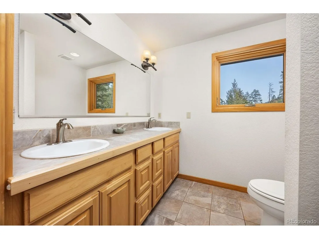 Photo of 253 Alpine Dr