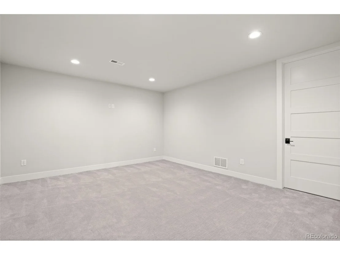 Photo of 5820 Powell Rd