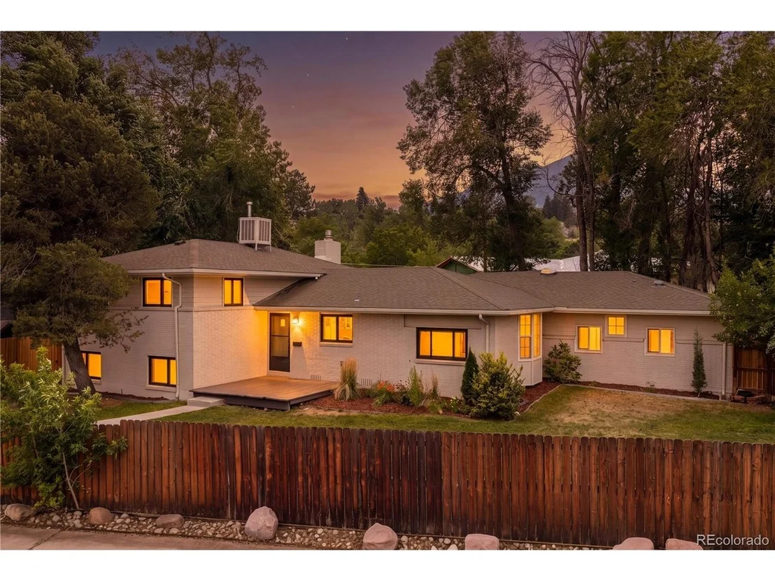 Photo of 315 Harvard Ln