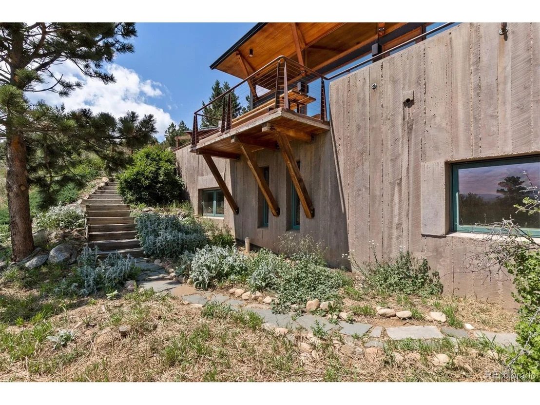 Photo of 340 S Peak Rd