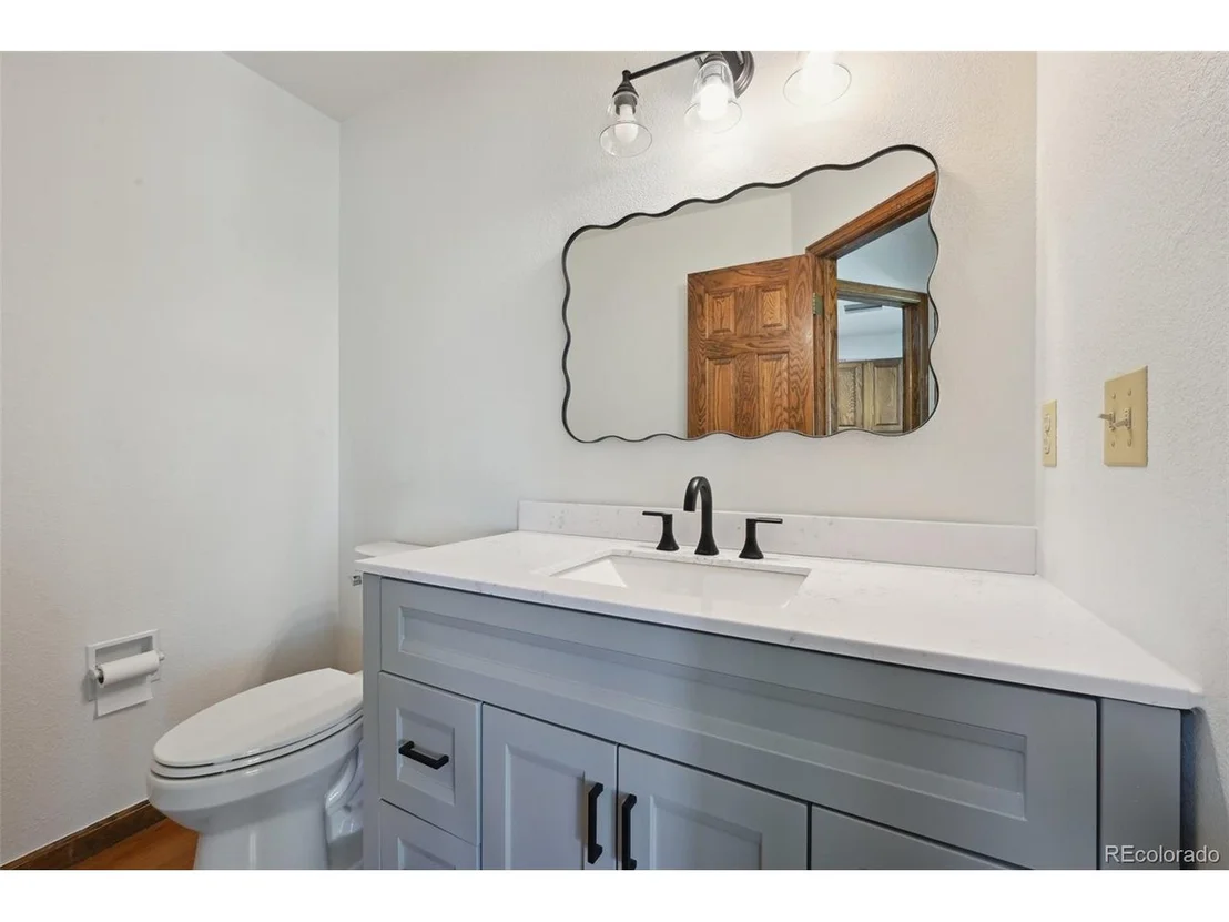 Photo of 1105 Oakhurst Dr