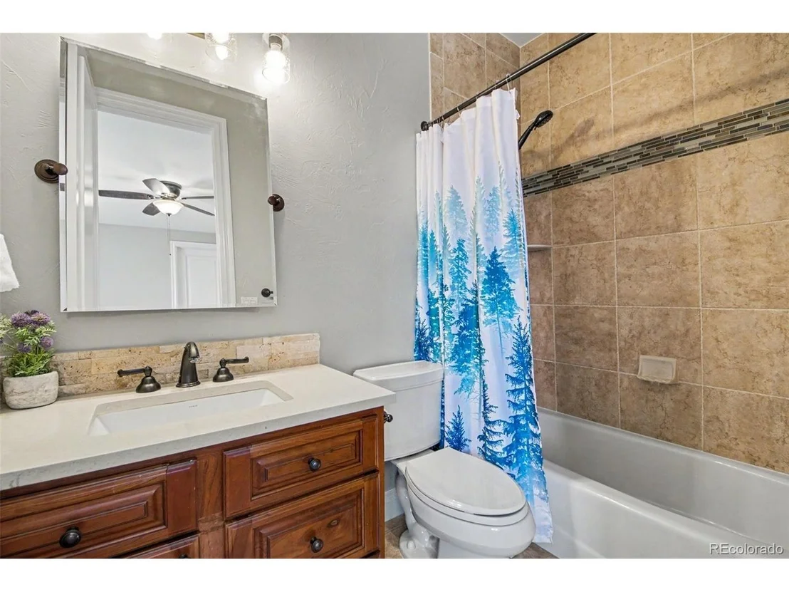 Photo of 15501 Fairway Dr