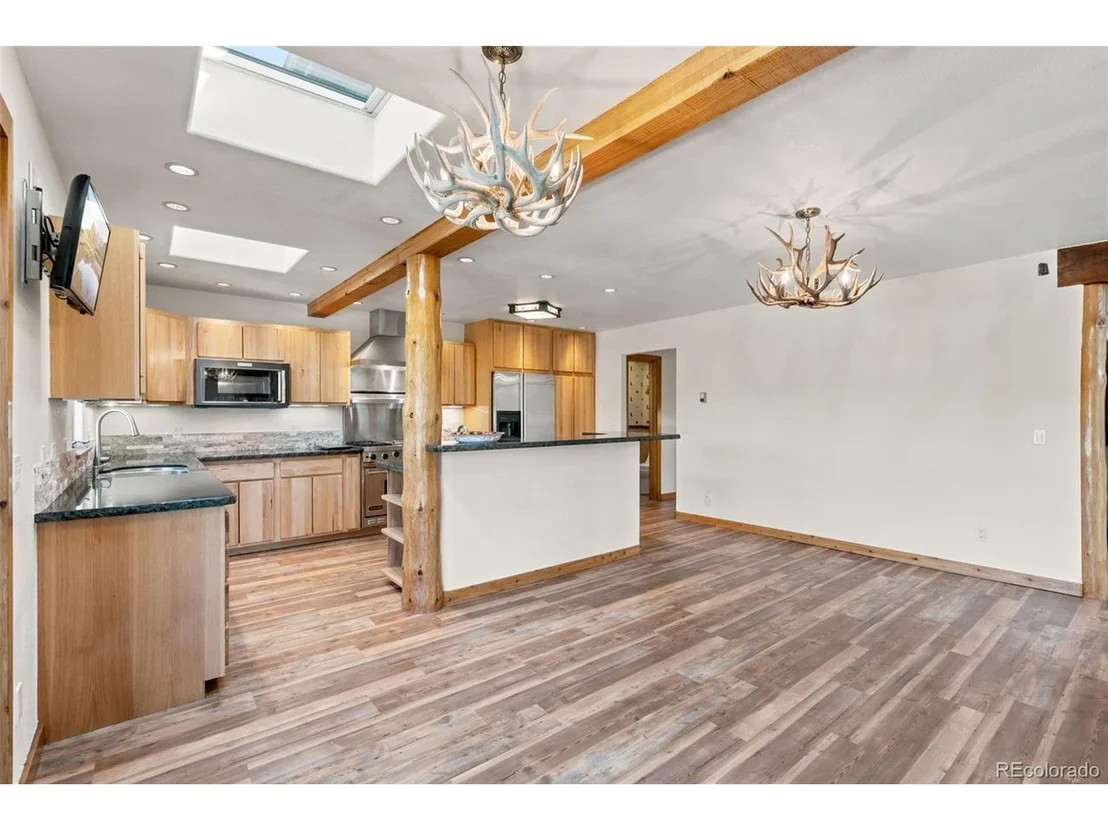 Photo of 231 Fairview Blvd