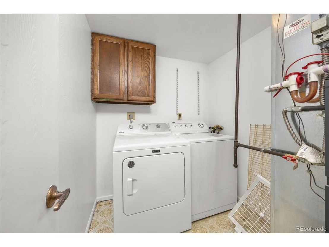 Photo of 8037 Iris Ct