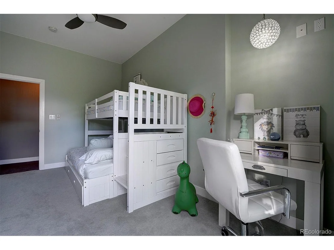 Photo of 94 Crest View Dr