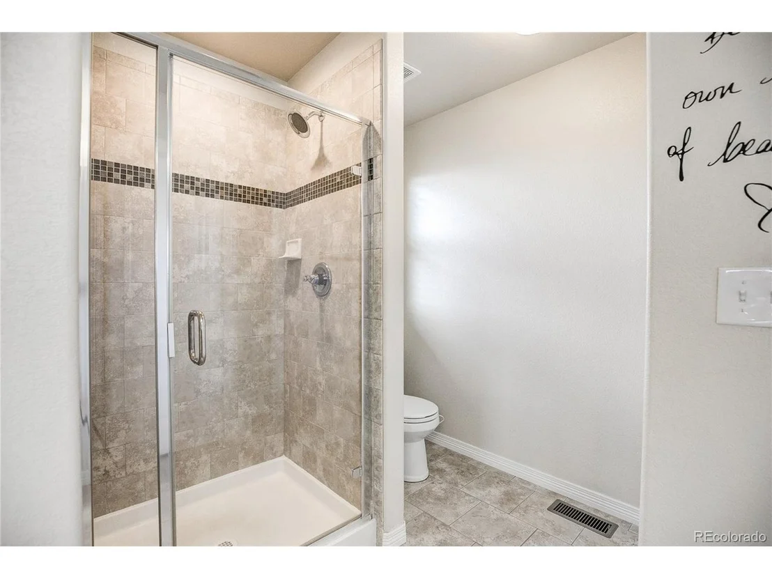Photo of 669 N 16th Way