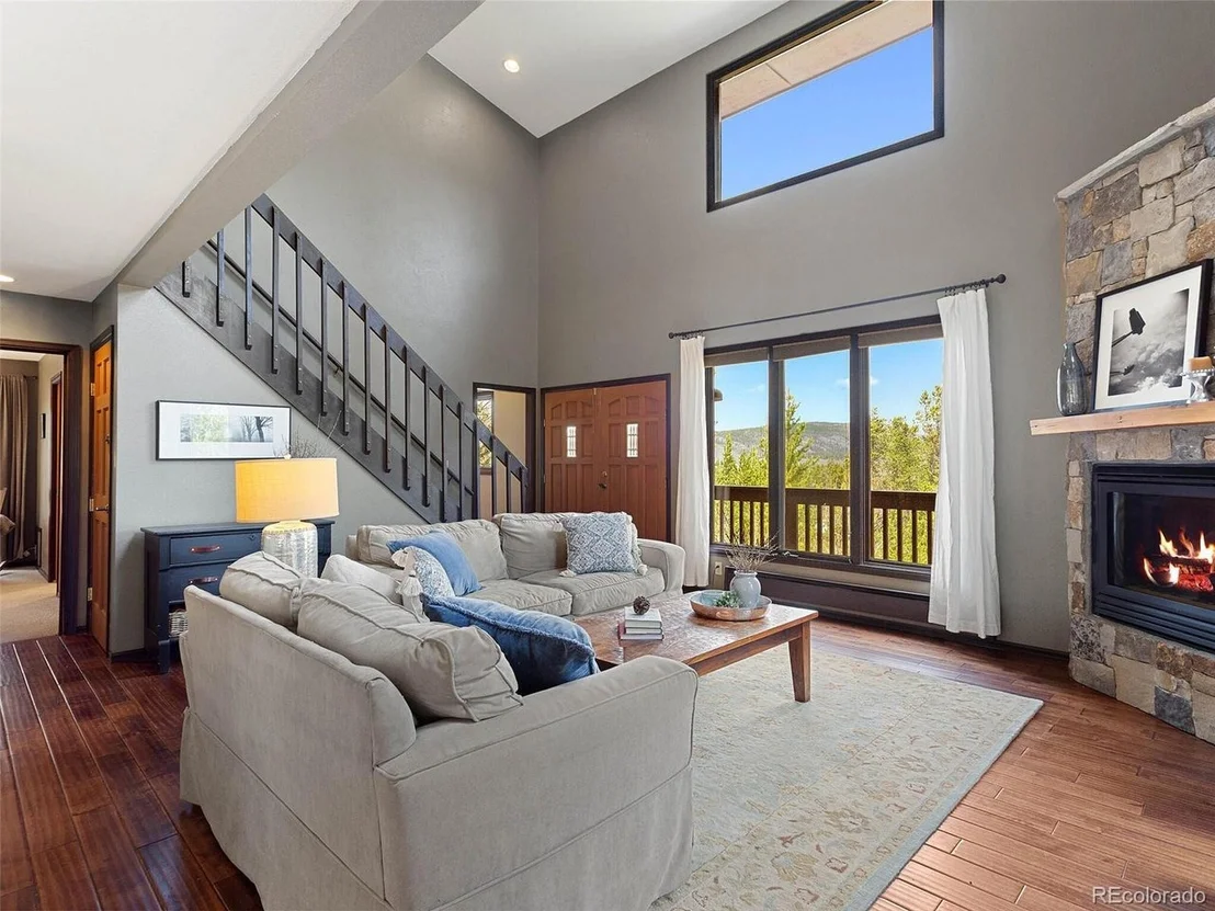 Photo of 400 Golden Dr
