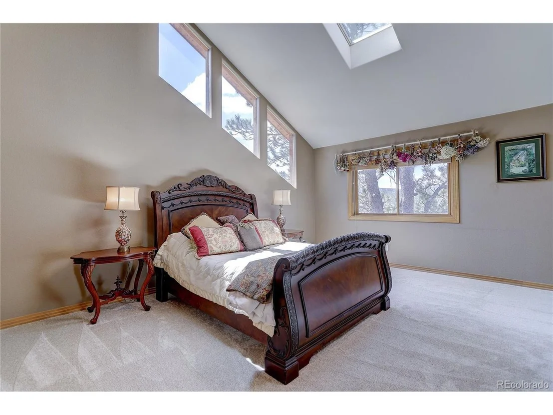 Photo of 109 Royal Ridge Dr