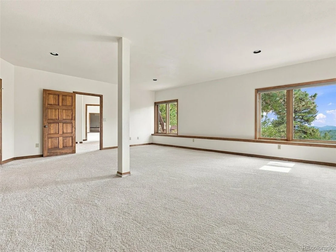 Photo of 35000 Fox Ridge Rd