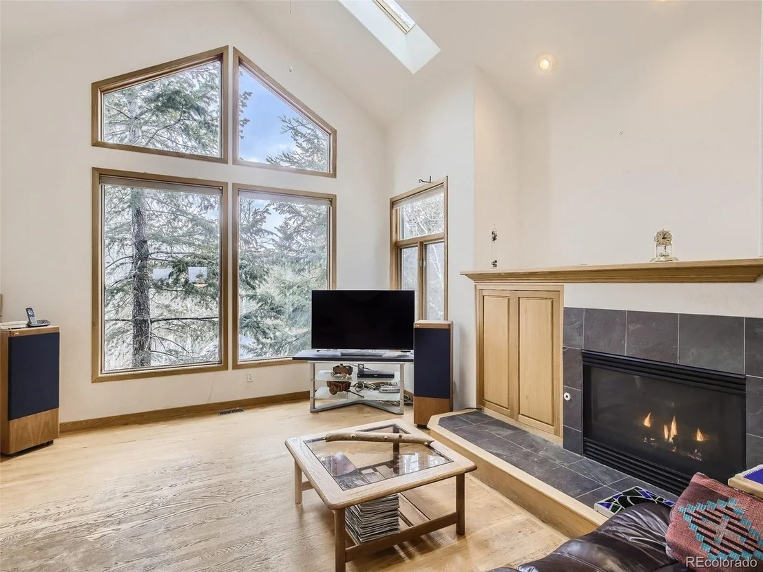 Photo of 597 Pine Glade Rd