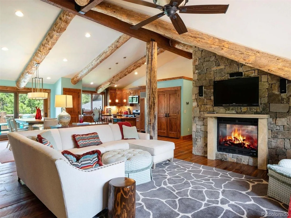 Photo of 9141 Mountain Ranch Rd
